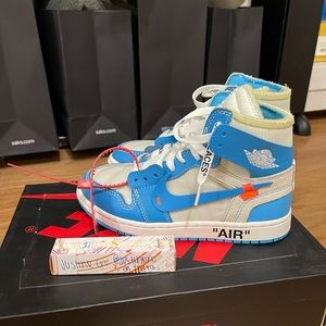 Off-White x Air Jordan 1 Retro High OG 'UNC'